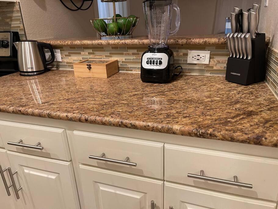 Beautiful/Spacious 2 Bedroom Houston Near Galleria Buitenkant foto